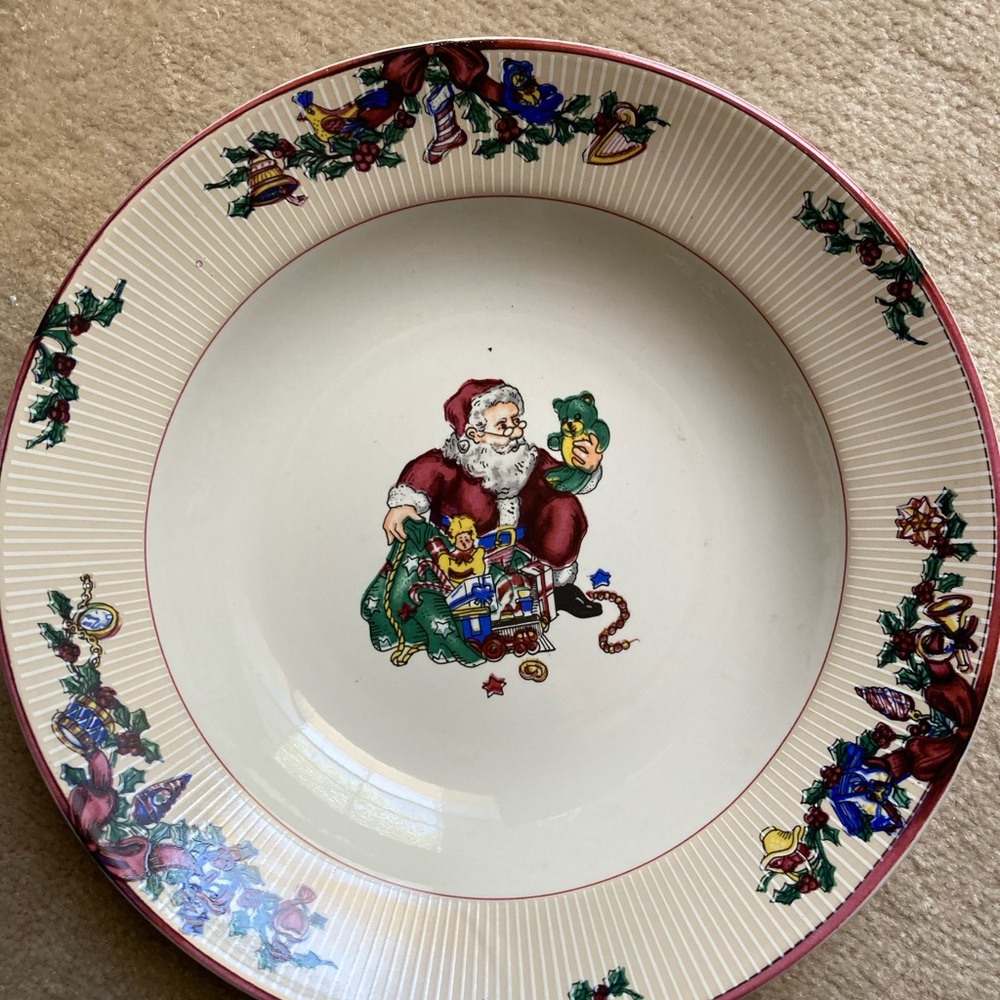 Fitz and Floyd Santa's List Decorative Plate